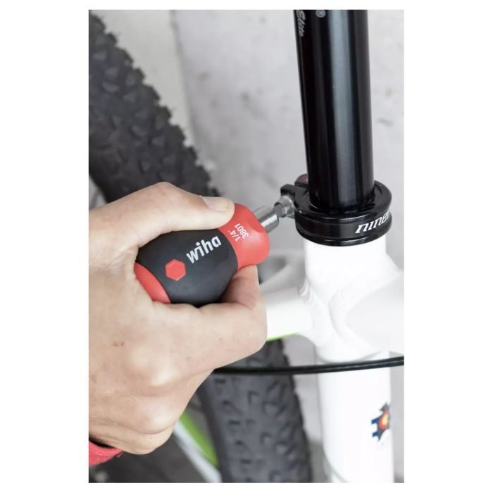 Skrutrekker med bitsmagasin magnetisk Stubby Spor/PH, med 6 bits